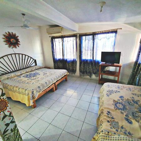 Hotel Amueblados Gaby Zihuatanejo Exterior foto